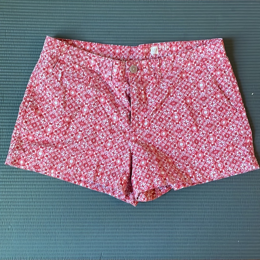 Gap summer short print red deco tile